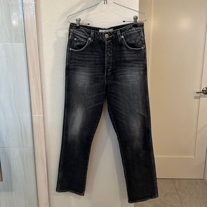 AMO Chloe Crop jeans in Vixen wash. Size 29